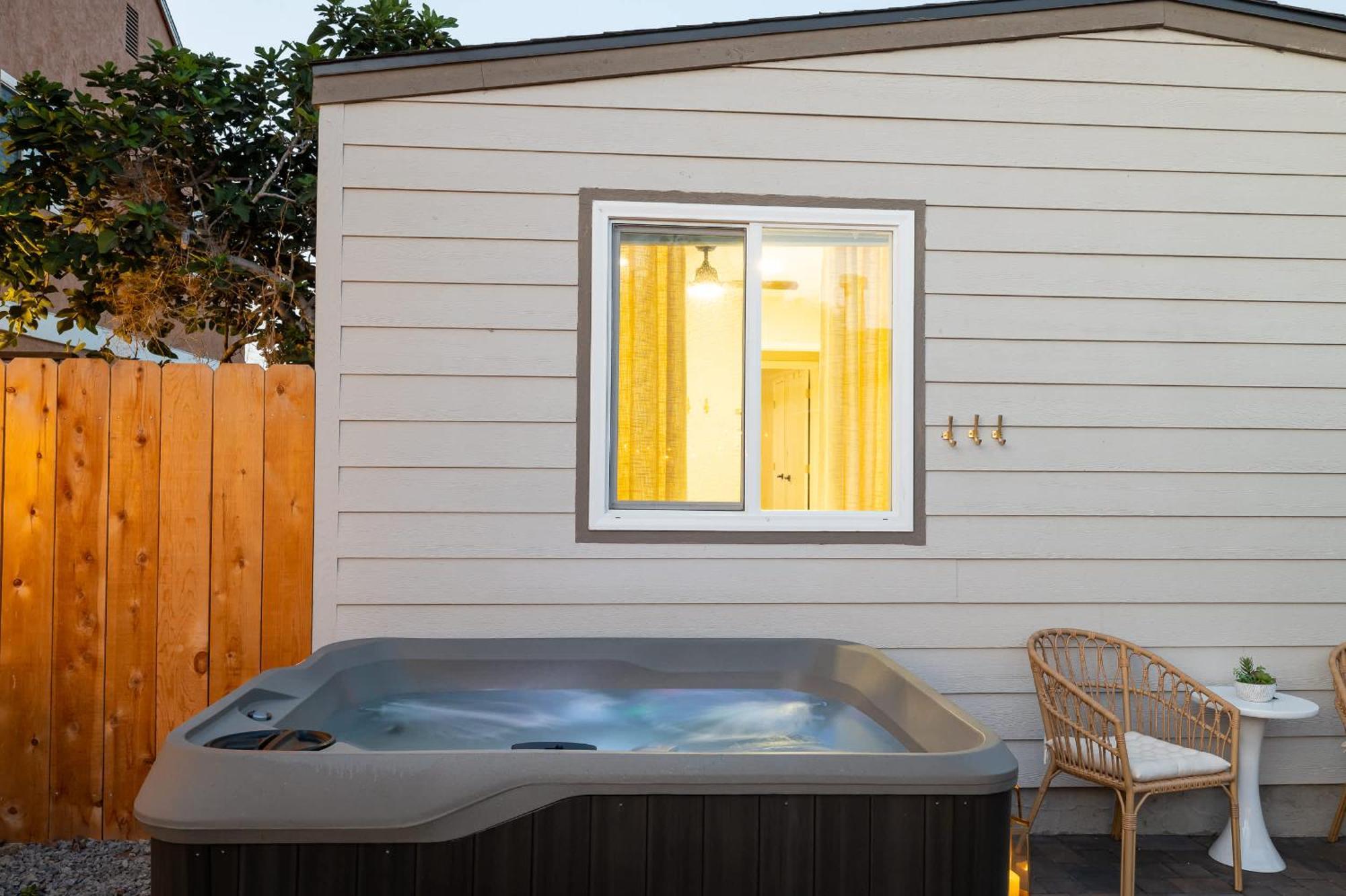 Holiday home Cozy 2 Bedroom With Hot Tub And Patio